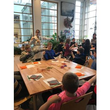 John Michael Kohler Arts Center ExAir Artist Maggie Sasso facilitating art experiences for elementary school students